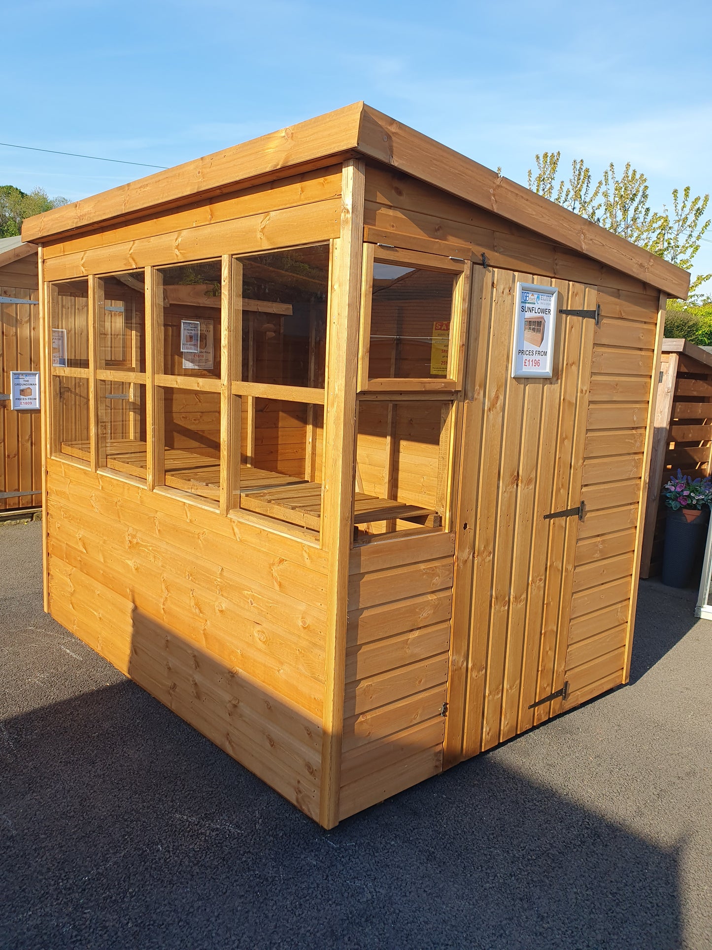 Sunflower 8x6 Potting Shed Ex-Display