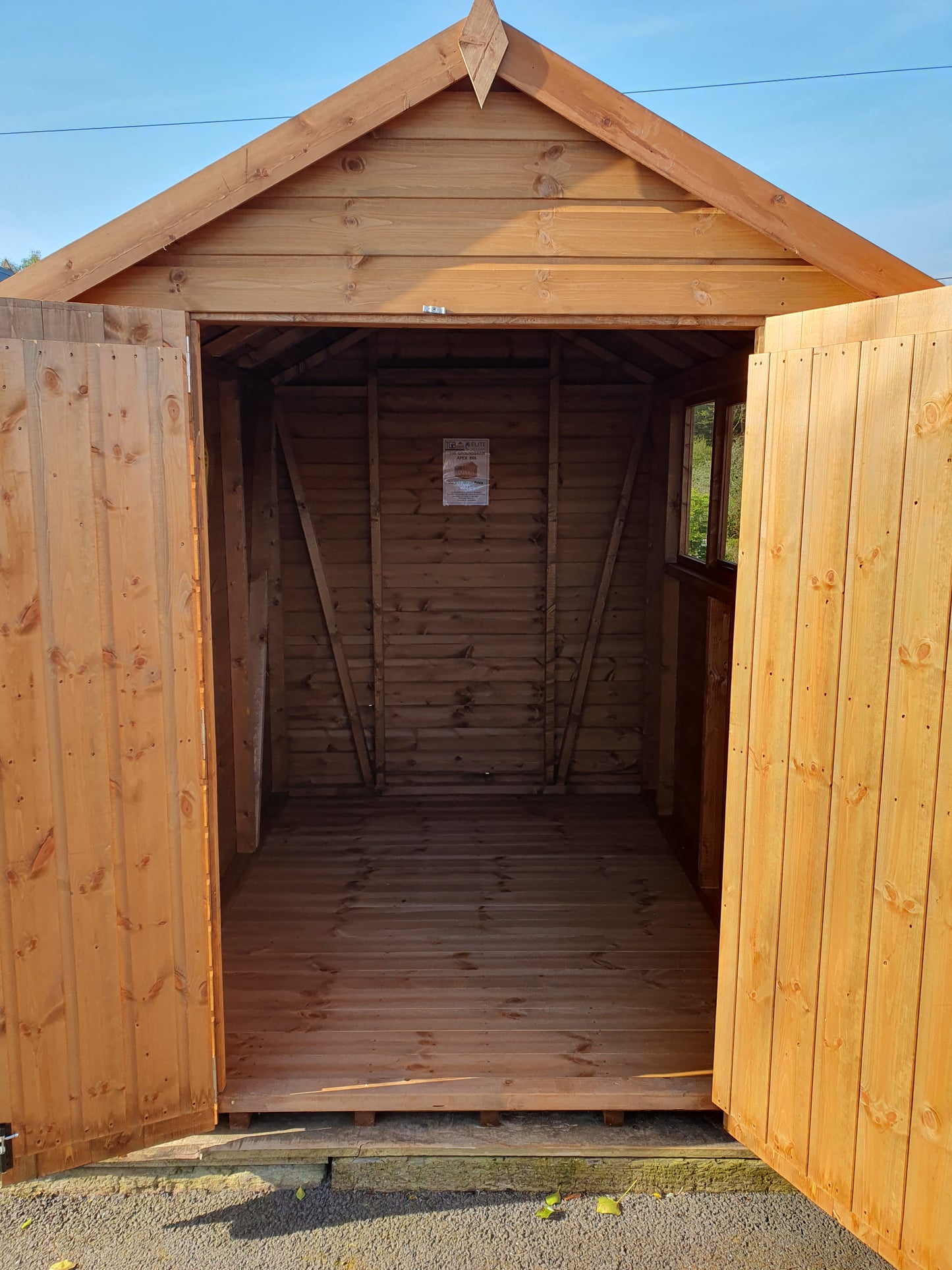Groundsman 8x6 with Workbench - Ex-Display
