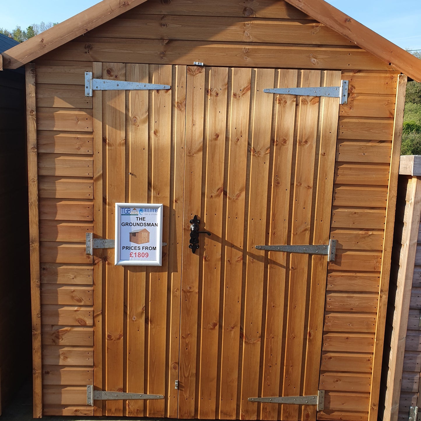 Groundsman 8x6 with Workbench - Ex-Display